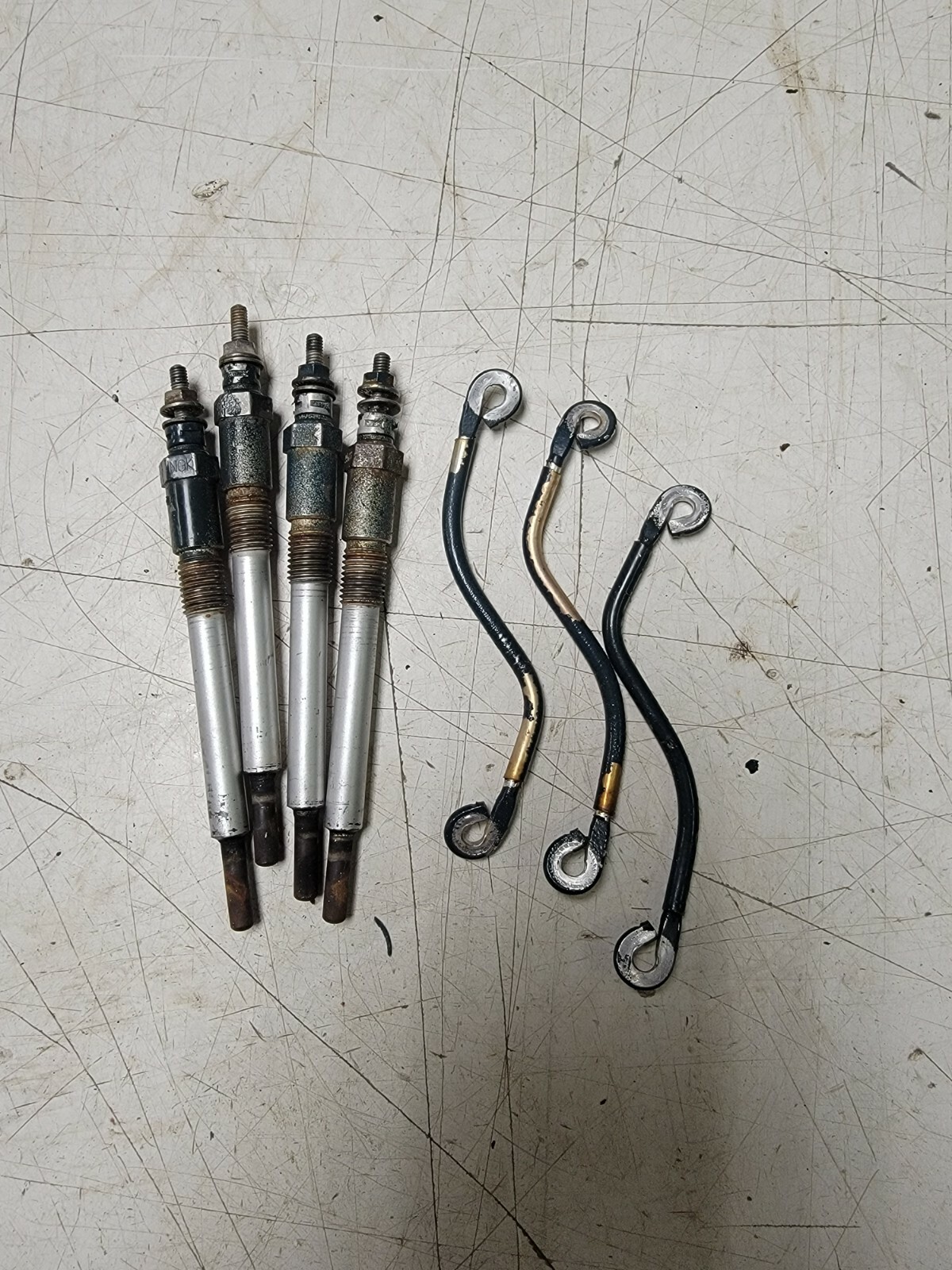 Kubota V1702 4 Cylinder Diesel Engine Glow Plugs eBay