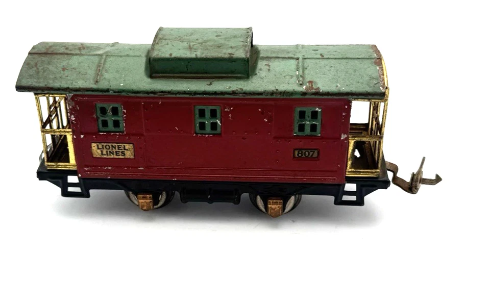 Lionel PreWar 807 Caboose Red w/Green Roof  Lot D - Image 3 of 4