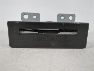 Chevrolet Suburban 1500 Am Fm Cd Player Radio Receiver B9R86