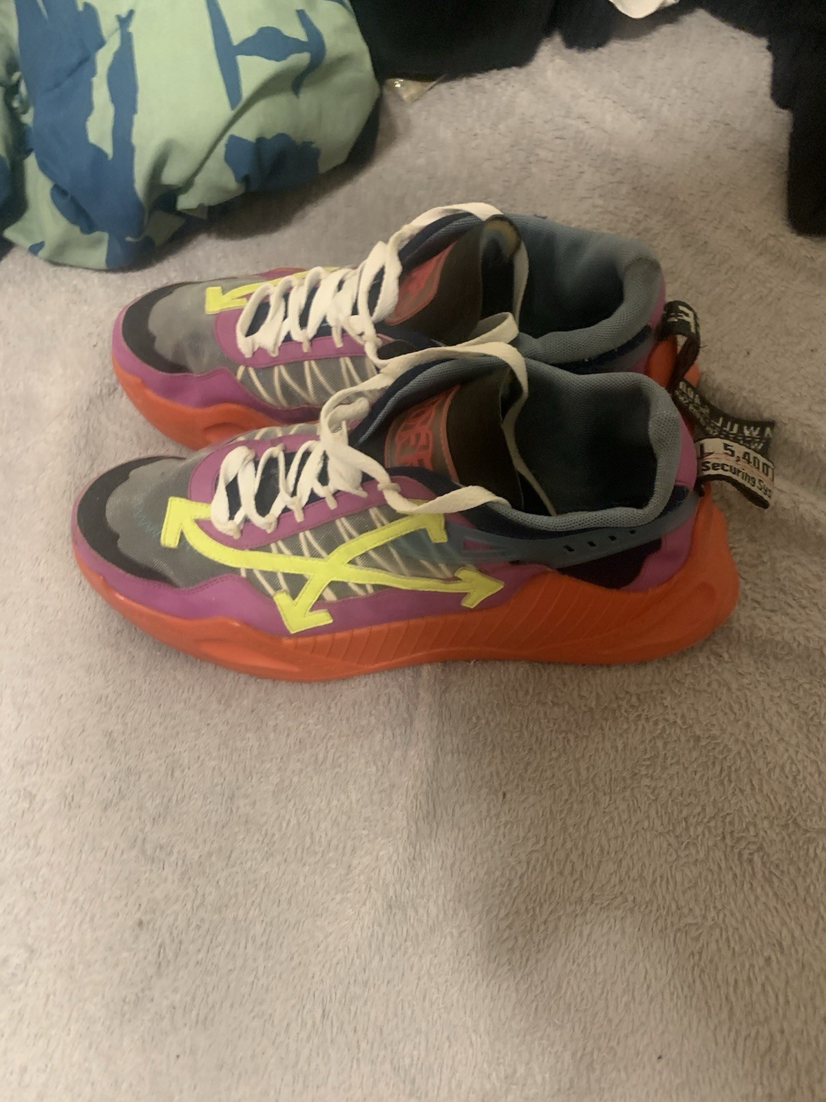 Off-White Low Top Lace Up Men's Athletic Sneakers Multicolor