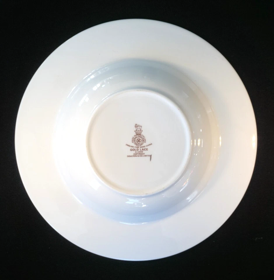Hermoso tazón de sopa Royal Doulton dorado con borde de encaje Foto 3 de 3