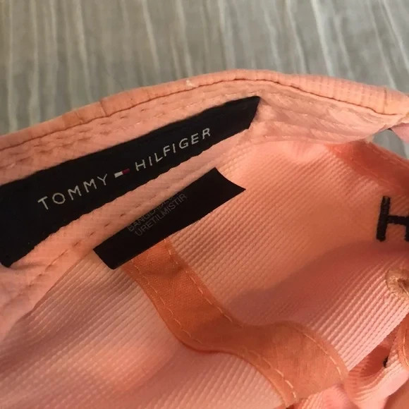 https: poshmark.com/listing/TOMMY-HILFIGER-pink-l… - image 6