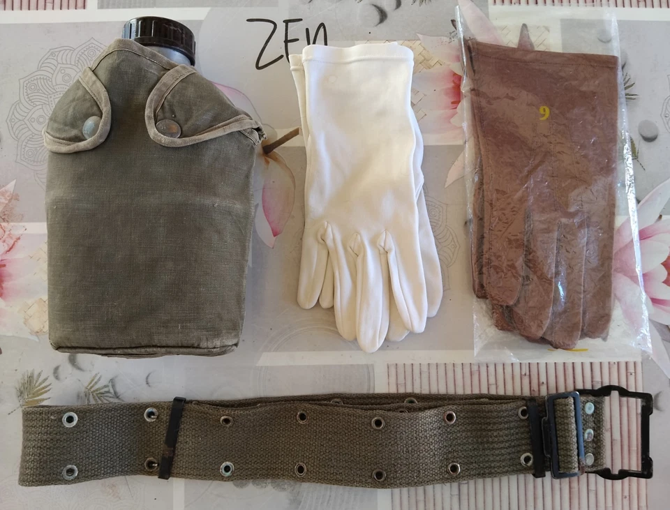 Matériel Militaire. Gourde complete.Ceinturon.Gants Cuir. Gants Sortie Tissu.... - Photo 1/4