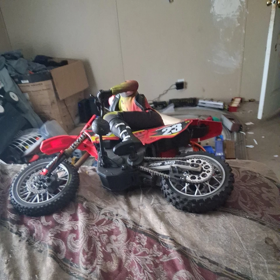 Bicicleta de cross Losi Promoto-MX RTR 1/4 Pro-Circuit amarillo personalizada Foto 2 de 4