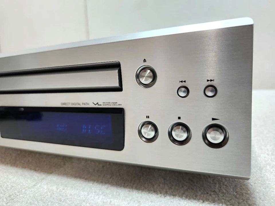 ONKYO C-733 CD Player INTEC System Silver 100V Japan For Parts or Not Working - Image 3 of 4