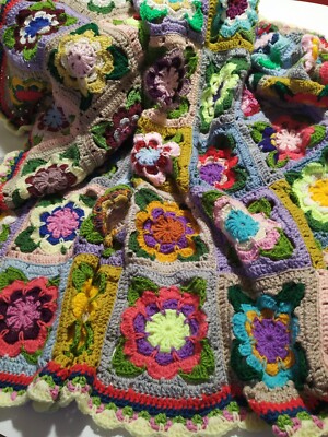Häkeldecke, Granny Square Blumen, Häkeln, Handmade, Oma Cover