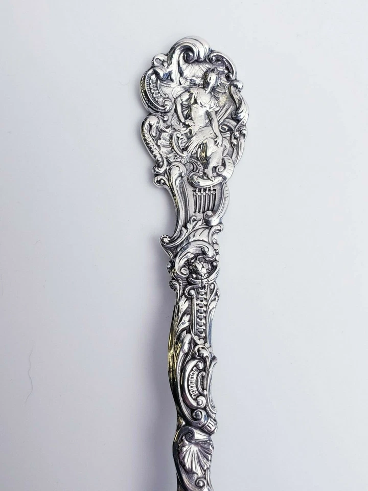 Versailles by Gorham Sterling Berry Spoon 手工追逐水果设计碗 13371 — 第 3/4 张图片