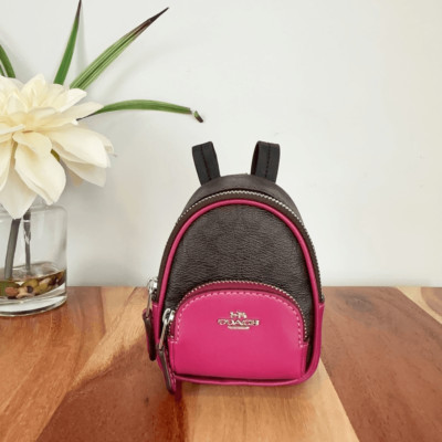 COACH】 バックパック型チャーム Mini Court Bag Charm COACH® Outlet | Mini Court Backpack Bag Charm In Signature