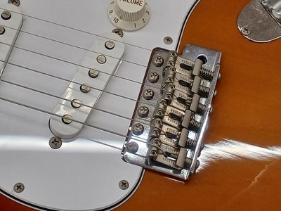 Fender　Japan　ST62-58US Fender Japan '62 Stratocaster ST62-58US Vintage White 2000