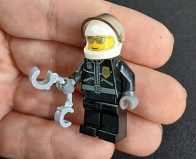 Lego City Police Officer Minifigure cty0027 from 5625 7899 7743 7741