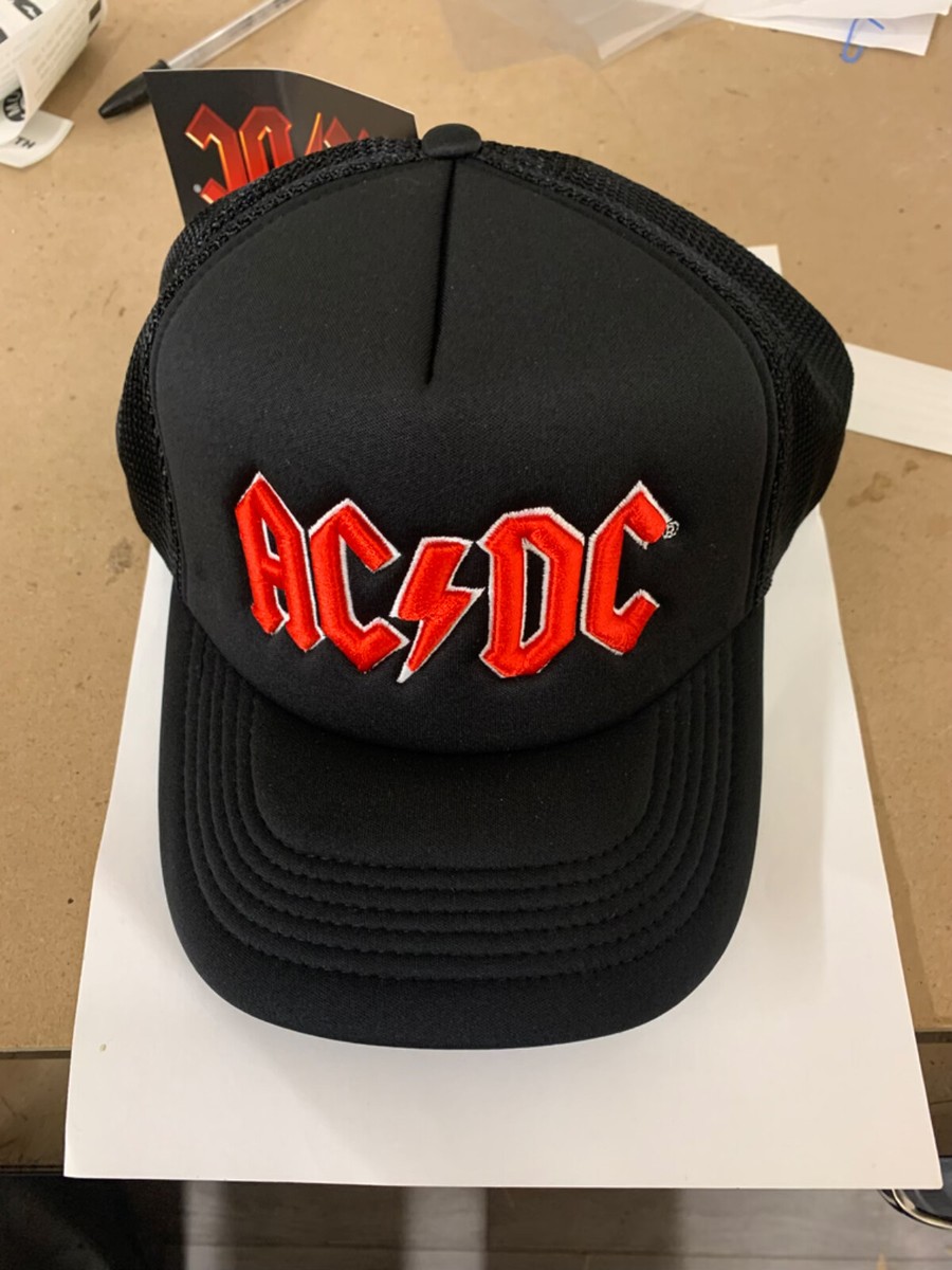 AC/DC Red 3D Logo Beanie – Schwarz, 100% Baumwolle, Offizielles Fan-Merch