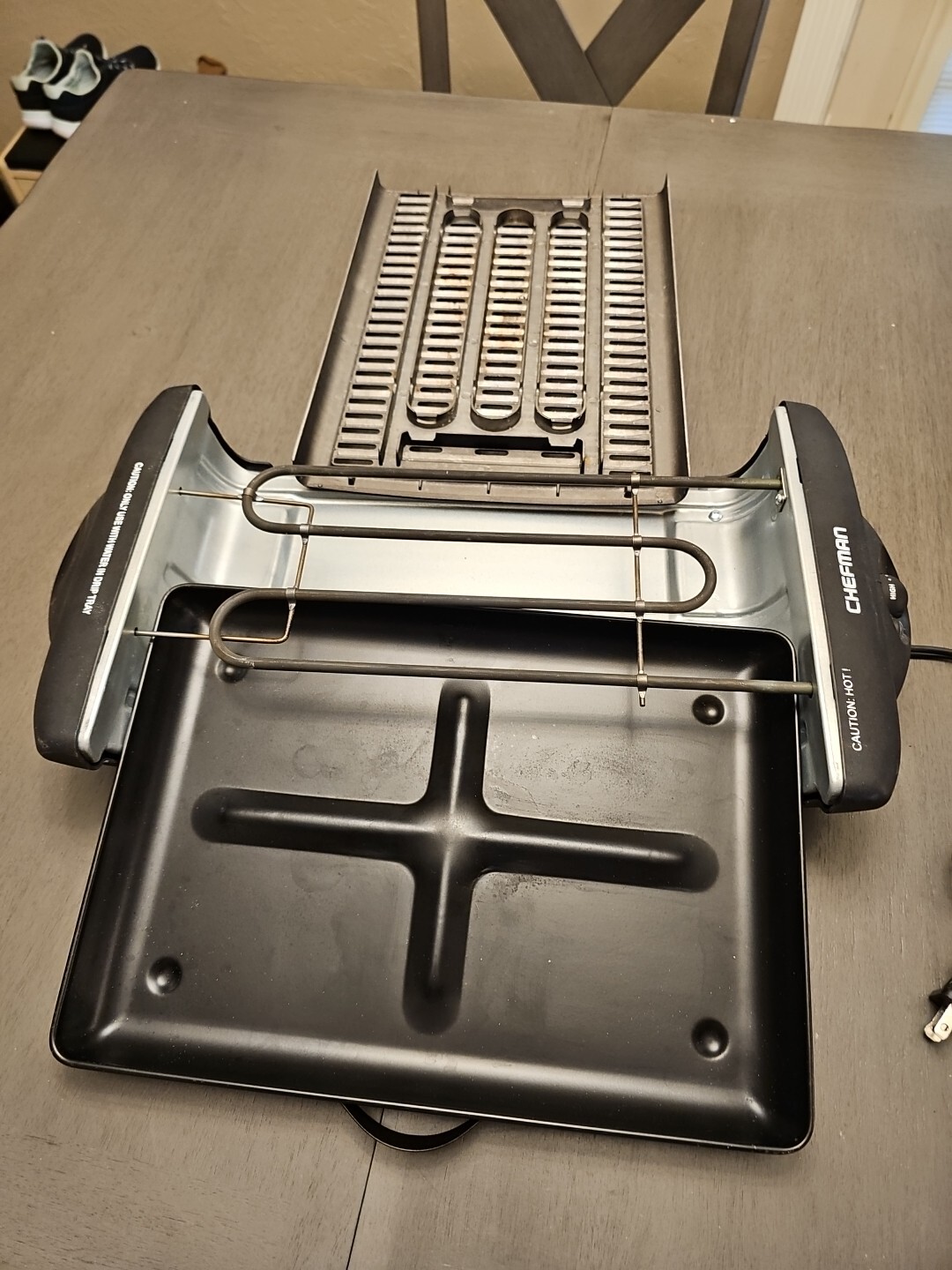 Chefman Indoor Electric Smokeless Grill 18" X 10" KYS868A Lightbulb