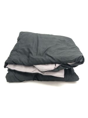 Amazon Basics Wende-Steppdecke Mikrofaser 140x200cm Grau/Schwarz, pflegeleicht