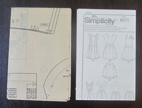 Sewing pattern, Simplicity 8571, Vintage style aprons, Uncut - Picture 4 of 6