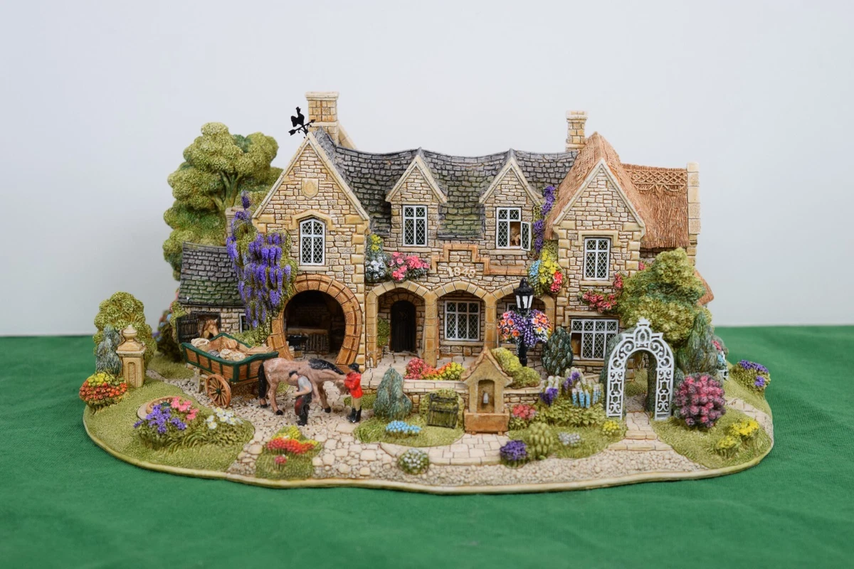 Lilliput Lane Illuminated