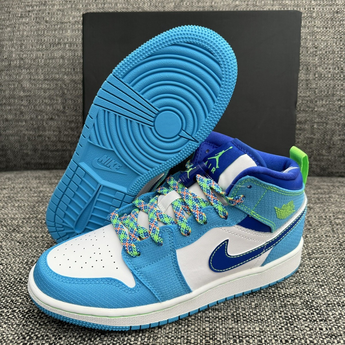 K-POP・アジア Jordan Ultimate box K-POP・アジア Jordan Ultimate box Air Jordan 1 Mid