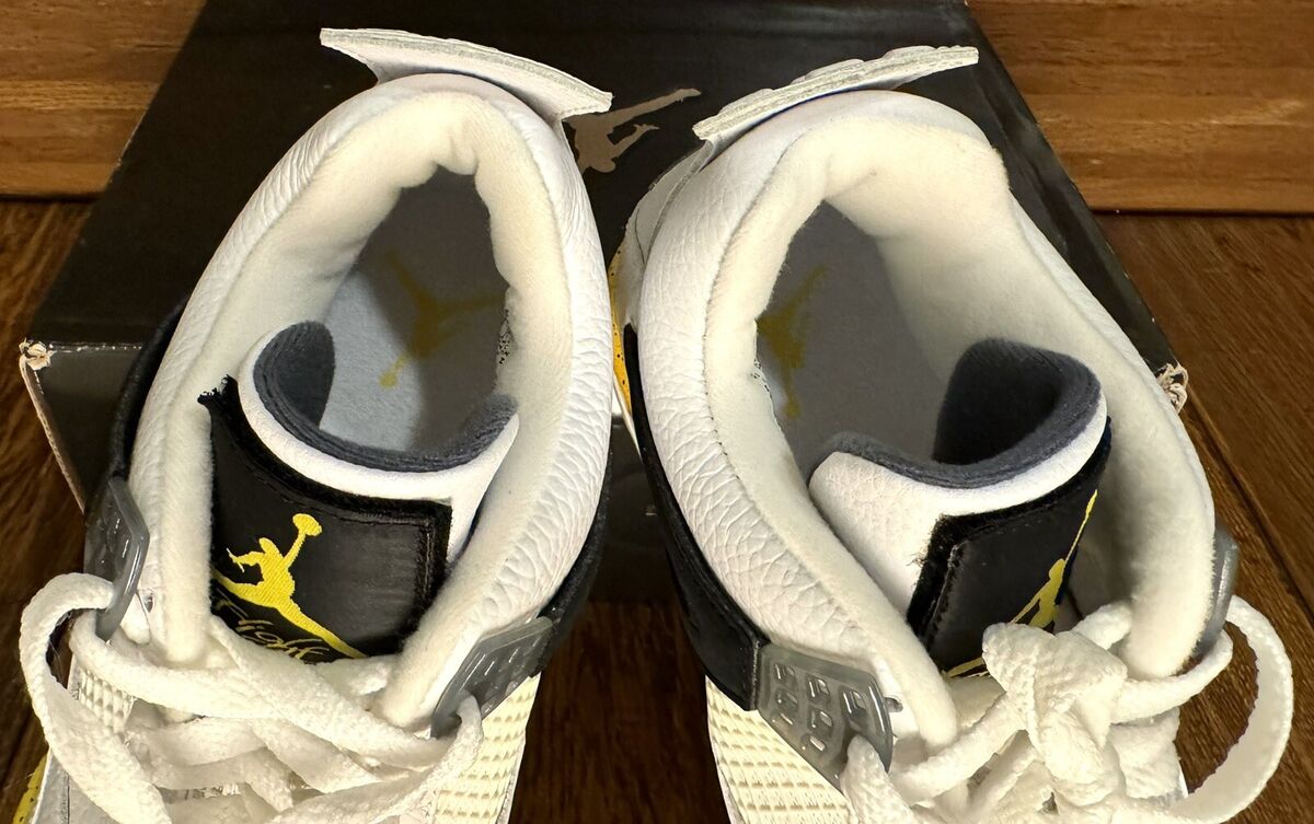 DS 2006 NIKE AIR JORDAN 4 RETRO LS 10.5 TOUR YELLOW 314254 DS 2006 NIKE AIR JORDAN 4 RETRO LS 10.5 TOUR YELLOW 314254