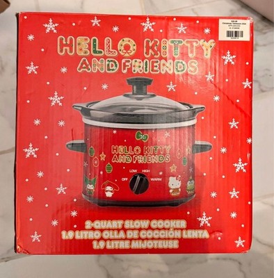 Uncanny Brands Hello Kitty and Friends 2-Quart Slow Cooker - Holiday Design