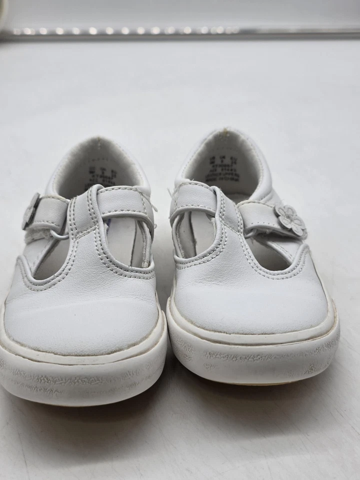 Zapatos Keds Niñas Talla 9 Cuero Blanco Correa en T Mary Jane Niño Flor Foto 2 de 4
