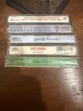 Lot Of 5 Vintage Country Music Cassette Tapes 3 Garth Brooks, Reba And Willie