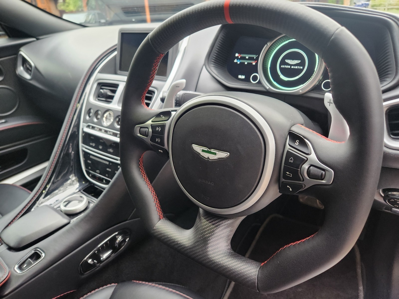 Aston Martin Vantage Steering wheel