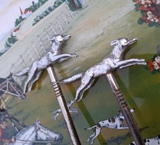 Ein Paar Mid Century Stiefelzieher von Foxhunting Interesse mit Lauffuchs Endst&uuml;cken