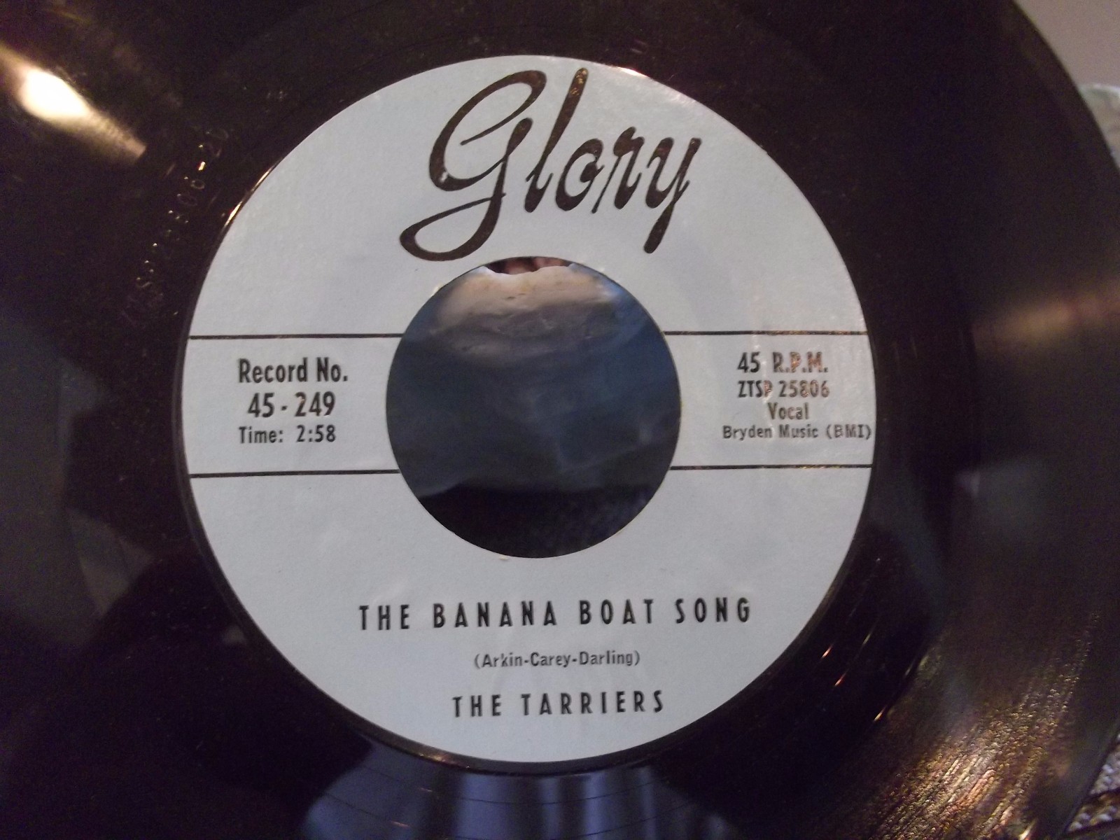 45W THE TARRIERS NO HIDIN PLACE/THE BANANA BOAT SONG ON GLORY RECORDS