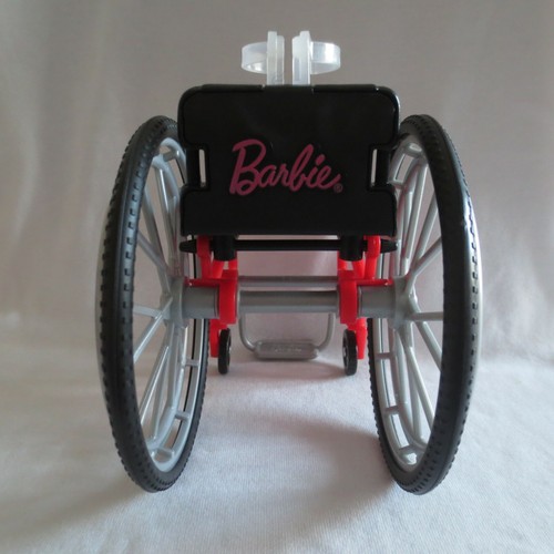 ¡NUEVO! Muñeca Barbie Fashionista 2021 roja y púrpura silla de ruedas y rampa - Imagen 7 de 11