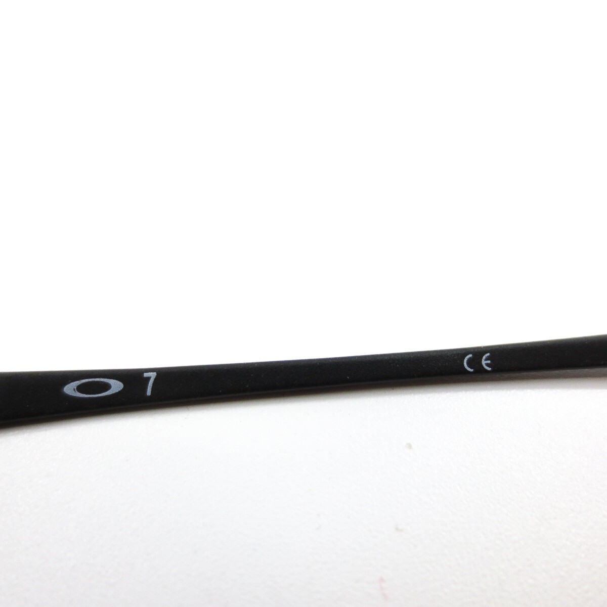 Oakley eyeglasses Frames 7 Black 11-820 Round Metal 52-19 Oakley eyeglasses Frames 7 Black 11-820 Round Metal 52-19