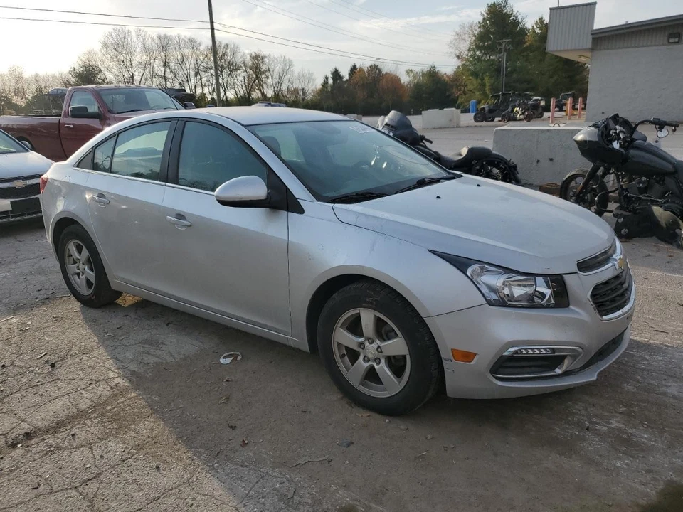 Conjunto de filtro de aire usado se adapta a: Chevrolet Cruze 2016 1,4 grado A Foto 4 de 4