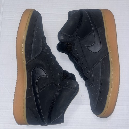 Nikes Black shoes Size 10