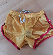 Andrew Christian, Herren Sprinter, Gr. M ,  gelb mit roten Rändern, Lochstruktur