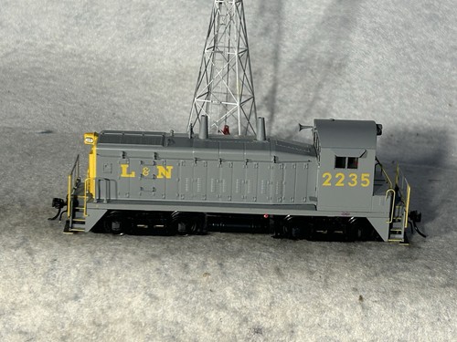 Bonito motor conmutador Rapido Louisville & Nashville RR SW-9 #2269 DCC listo HO | Zustand: New