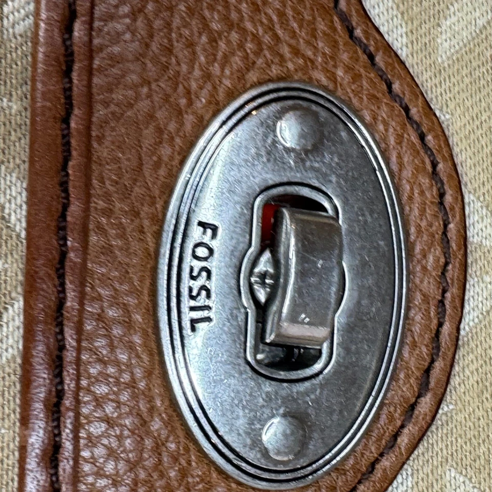 Vintage Fossil Clutch Geldbörse hellbraun Signatur beschichtetes Canvas Drehverschluss - Bild 2 von 4