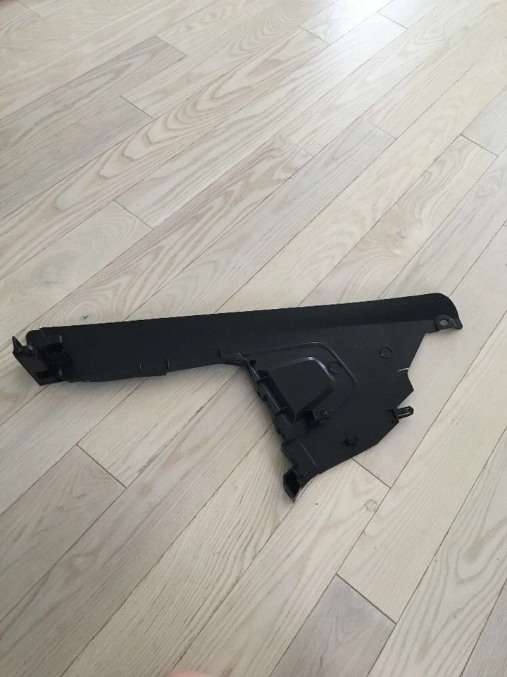 Крышка Subaru Forester 2014-2016 годов выпуска Inp Ctr правая черная от оригинального производителя 66241SG020 - Изображение 2 из 2