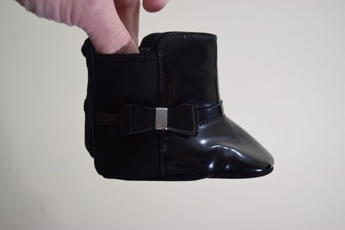 Childrens Place Baby Infant 6-12 month Girl Faux Patent Leather Black Bow Boots - Picture 3 of 11