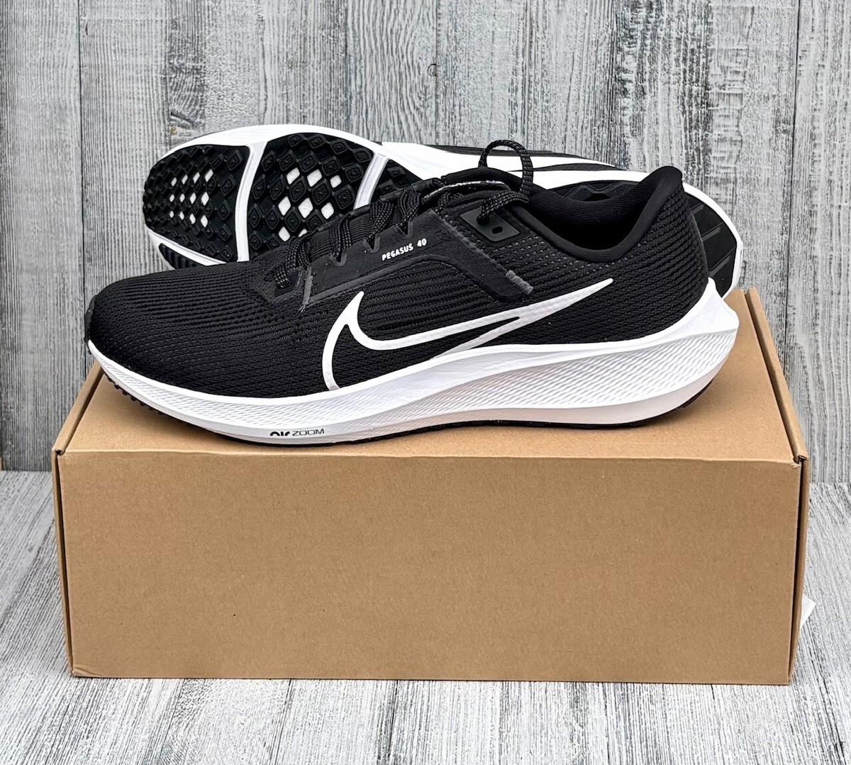 スパイク・シューズ Nike Pegasus 40 US 9 / 27cm Amazon.com | Nike Pegasus 40 Road Running Shoes (FQ6852-081