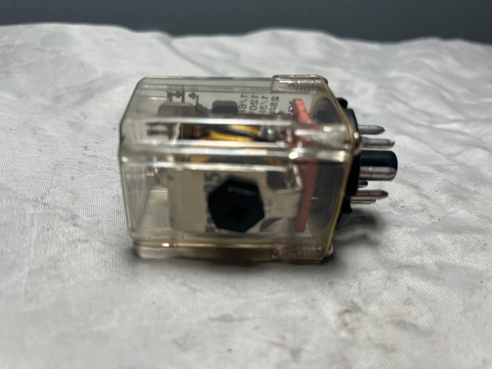 NEW Potter & Brumfield 10A 24V 120/250VAC 50/60Hz 8 Pin Octal Relay KRP11AG - Image 2 of 2