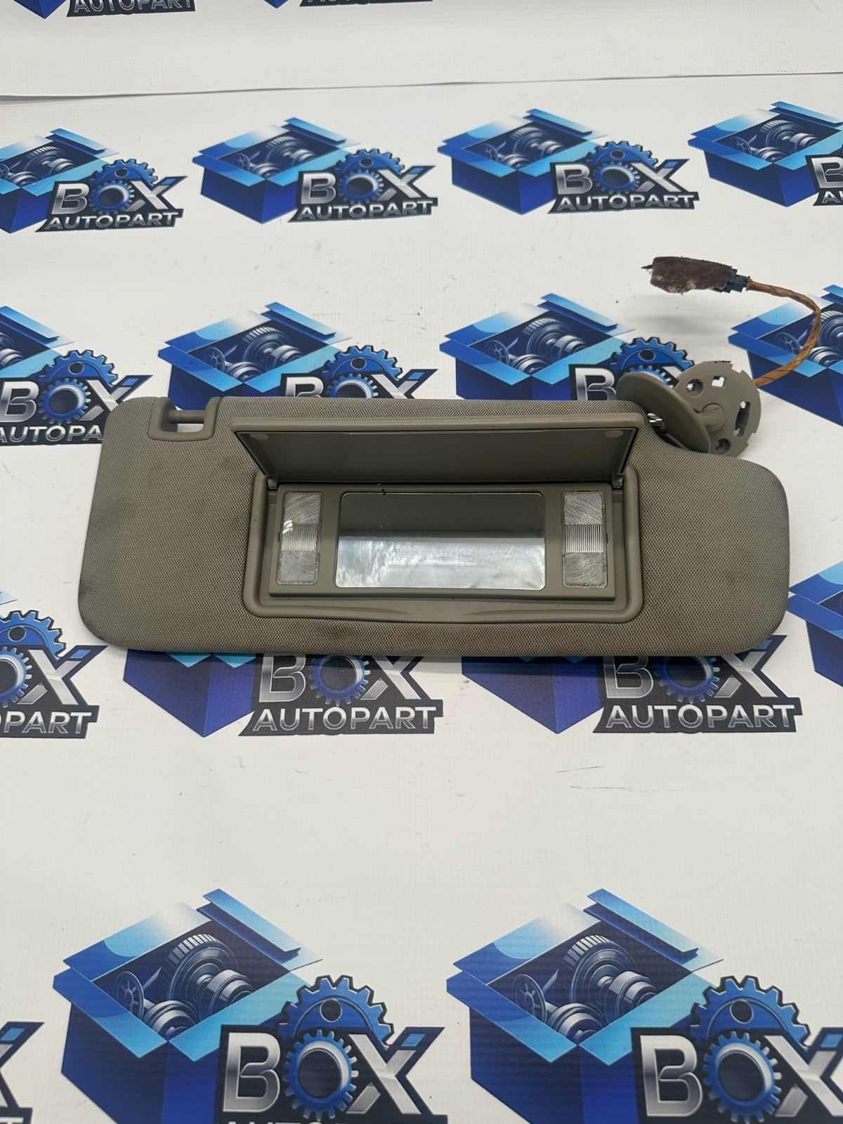 2014-2018 Cadillac ATS Passenger Sun Visor Gray Illuminated OEM Right Side
