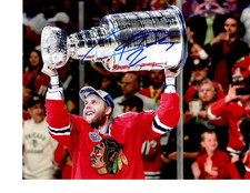 CHICAGO BLACKHAWKS KRIS VERSTEEG SIGNED STANLEY CUP CELEBRATION 8X10
