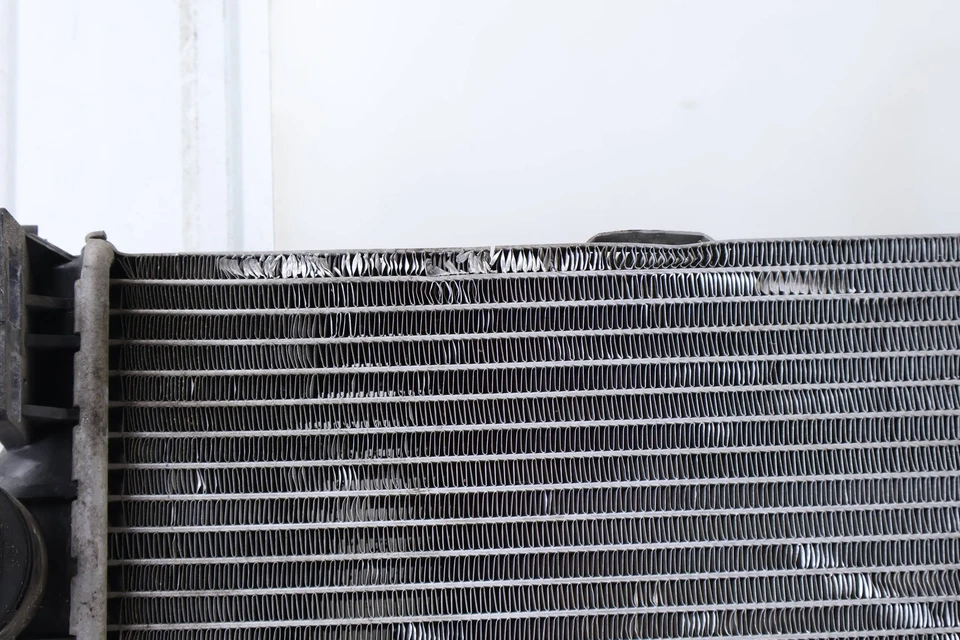 Land Rover Range Rover Sport 2016-2021 3,0 L - Radiador FPLA8005AB Foto 2 de 4