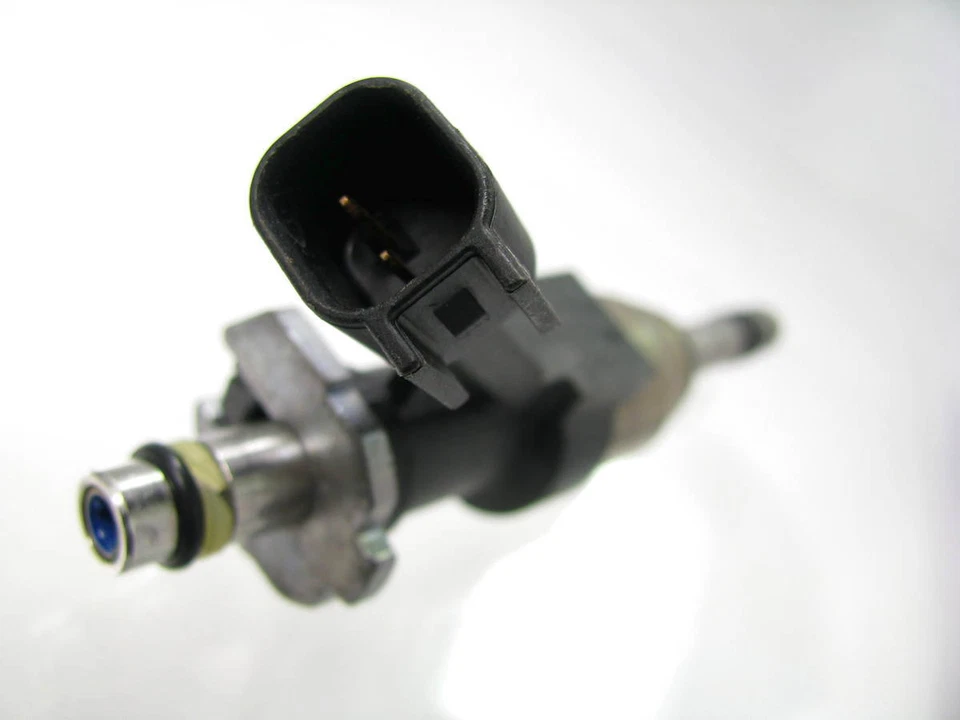 8Pack Genuine OEM Fuel Injectors for GM Trucks 5.3L 2014-17 12681212 / 12668390 Foto 2 de 4