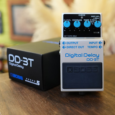 Boss DD-3T Digital Delay Gitarren-Effektpedal Brandneu