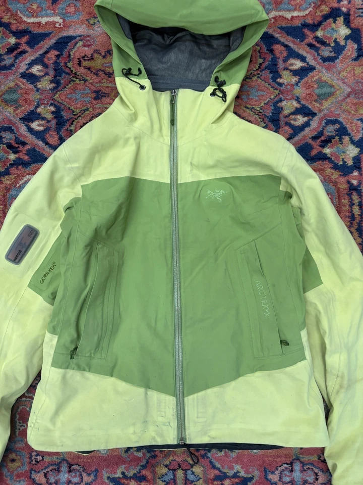 ARCTERYX Gore-Tex Pro Shell Recco Jacket Size S/P Green - Image 2 of 4