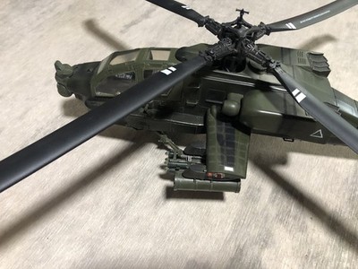 BBI Elite Force 1/18 Scale AH-64 Apache Attack Helicopter With