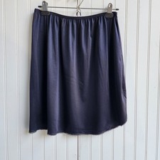 Vtg VASSARETTE Women's Nylon Black Size Large 19" Half Slip Style 11-122 Slit