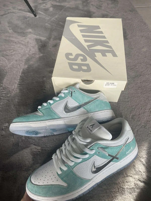 Nike SB Dunk Low x April Skateboards Turbo Verde Prata   Tamanho Masculino EU 43