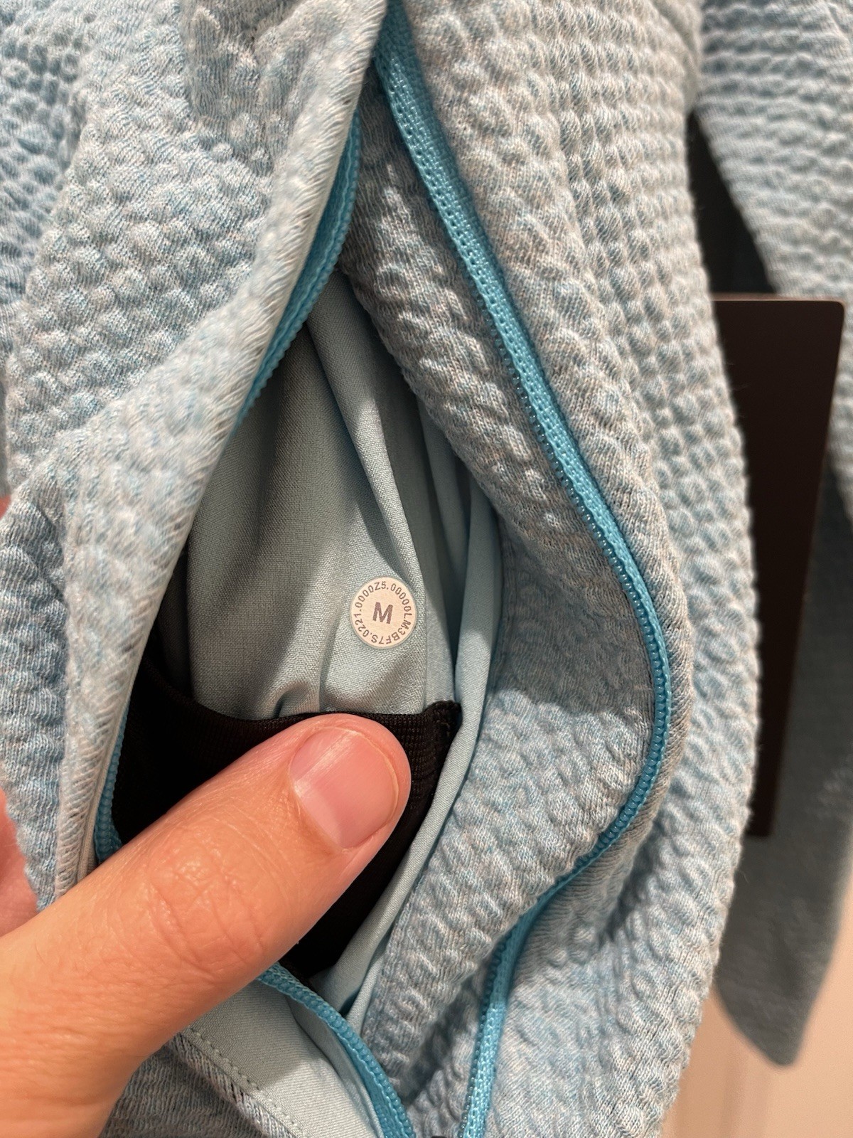 Lululemon At Ease Hoodie NWT Size Medium Heathered Electric Turquoise ELQH/BLK image 6
