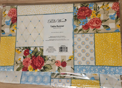 The Pioneer Woman ~ Table Runner ~ 14''x72'' ~ Sweet Rose Patchwork ~ NWT