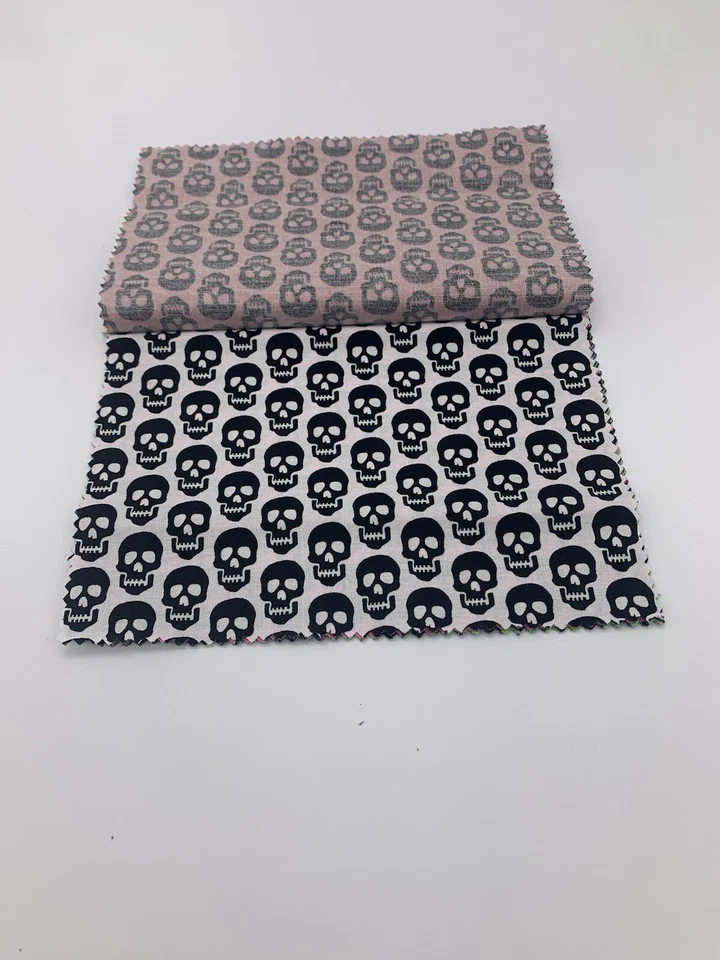 ROBERT KAUFMAN De colección. Tela “Bad To The Bone” Halloween Gótico Punk Foto 3 de 4